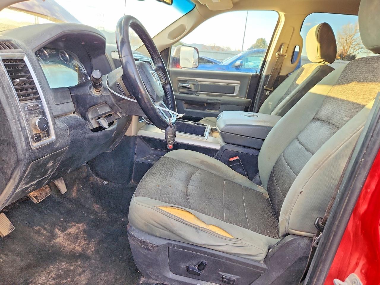 2014 RAM 1500 SLT photo 7