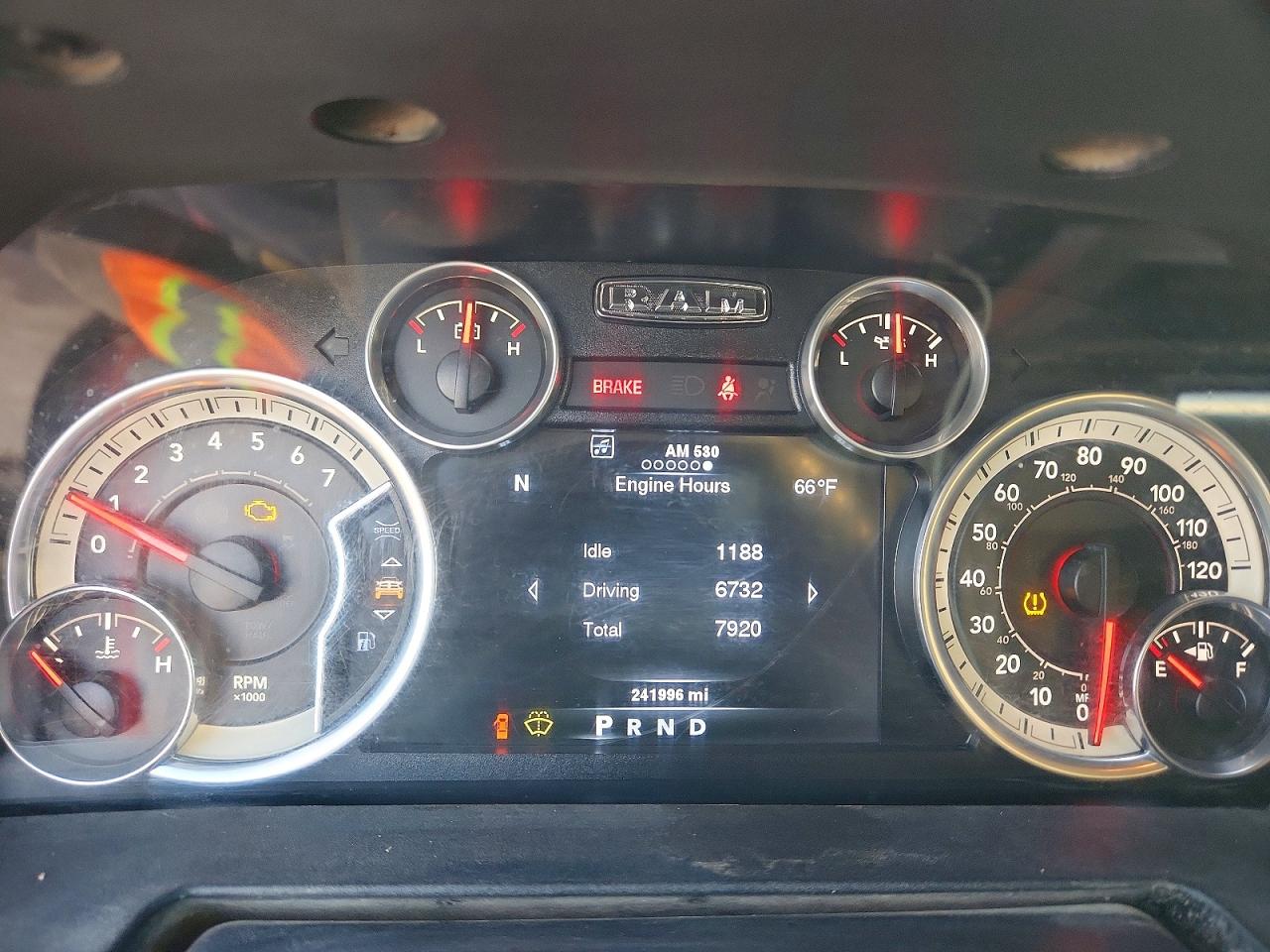 2014 RAM 1500 SLT photo 9
