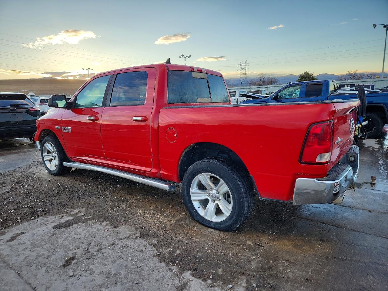2014 RAM 1500 SLT photo 2