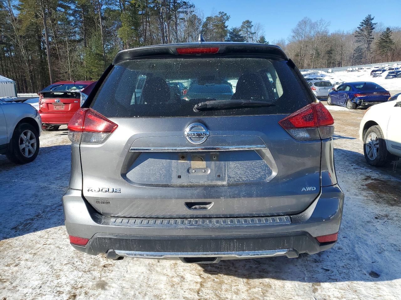 2018 NISSAN ROGUE S photo 11