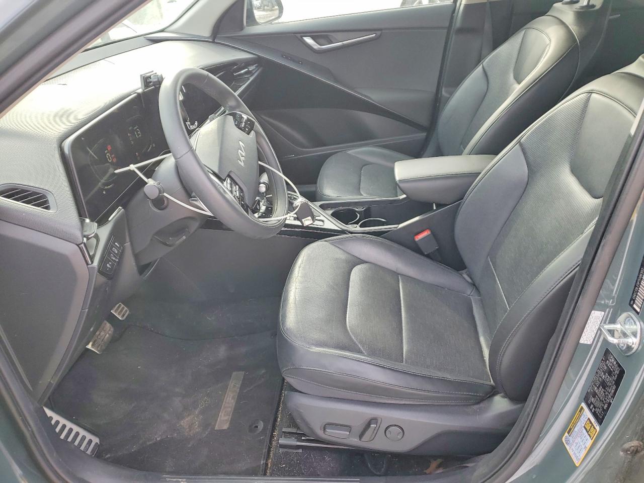 2023 KIA NIRO photo 7