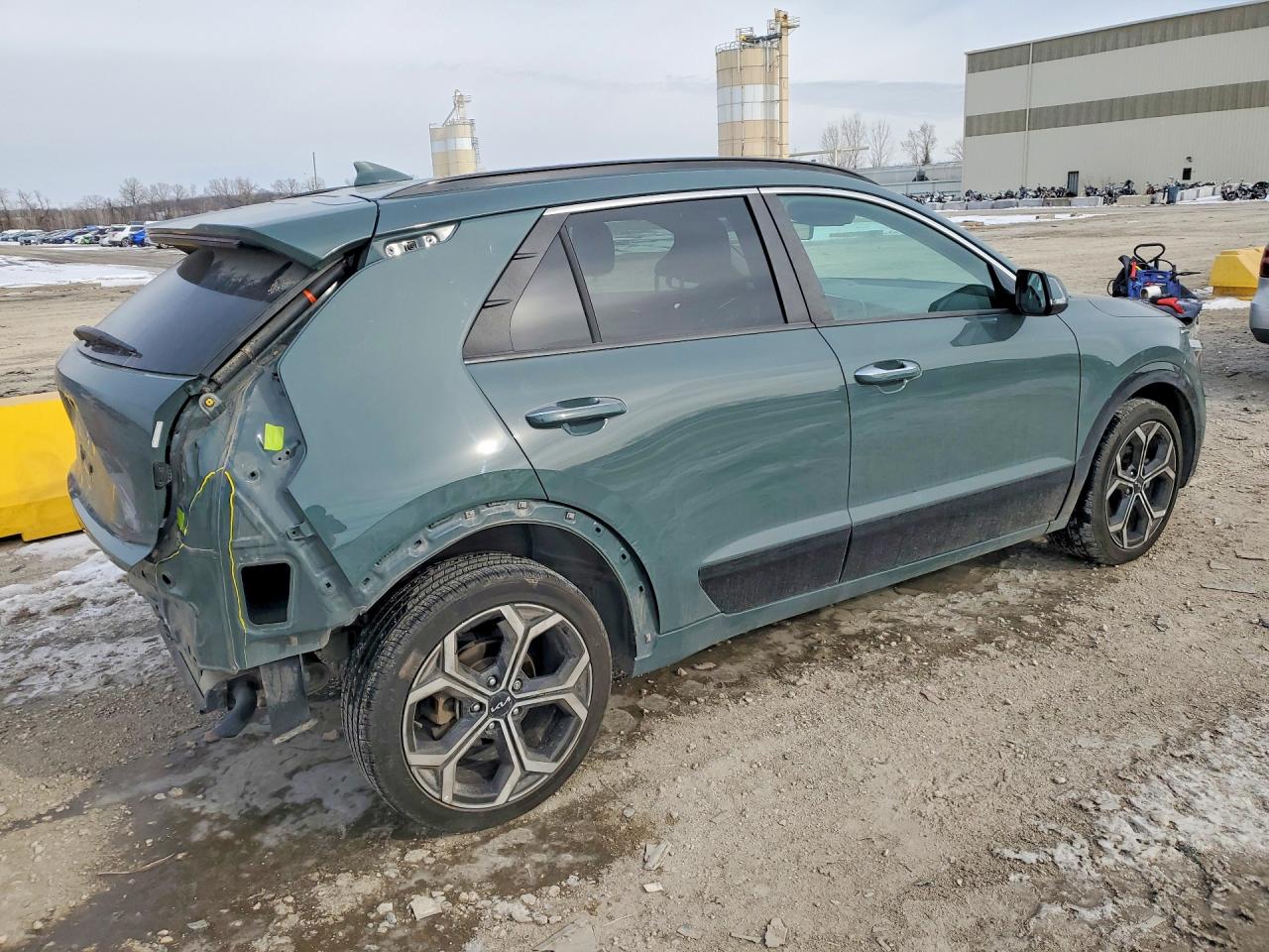 2023 KIA NIRO photo 3