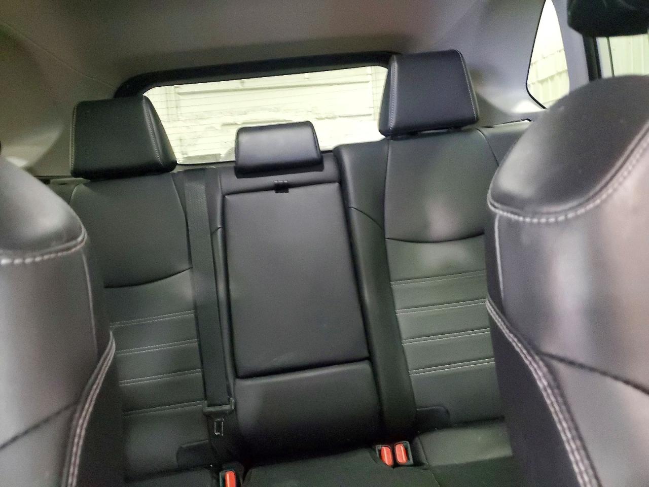 2022 TOYOTA RAV4 XLE PREMIUM photo 19