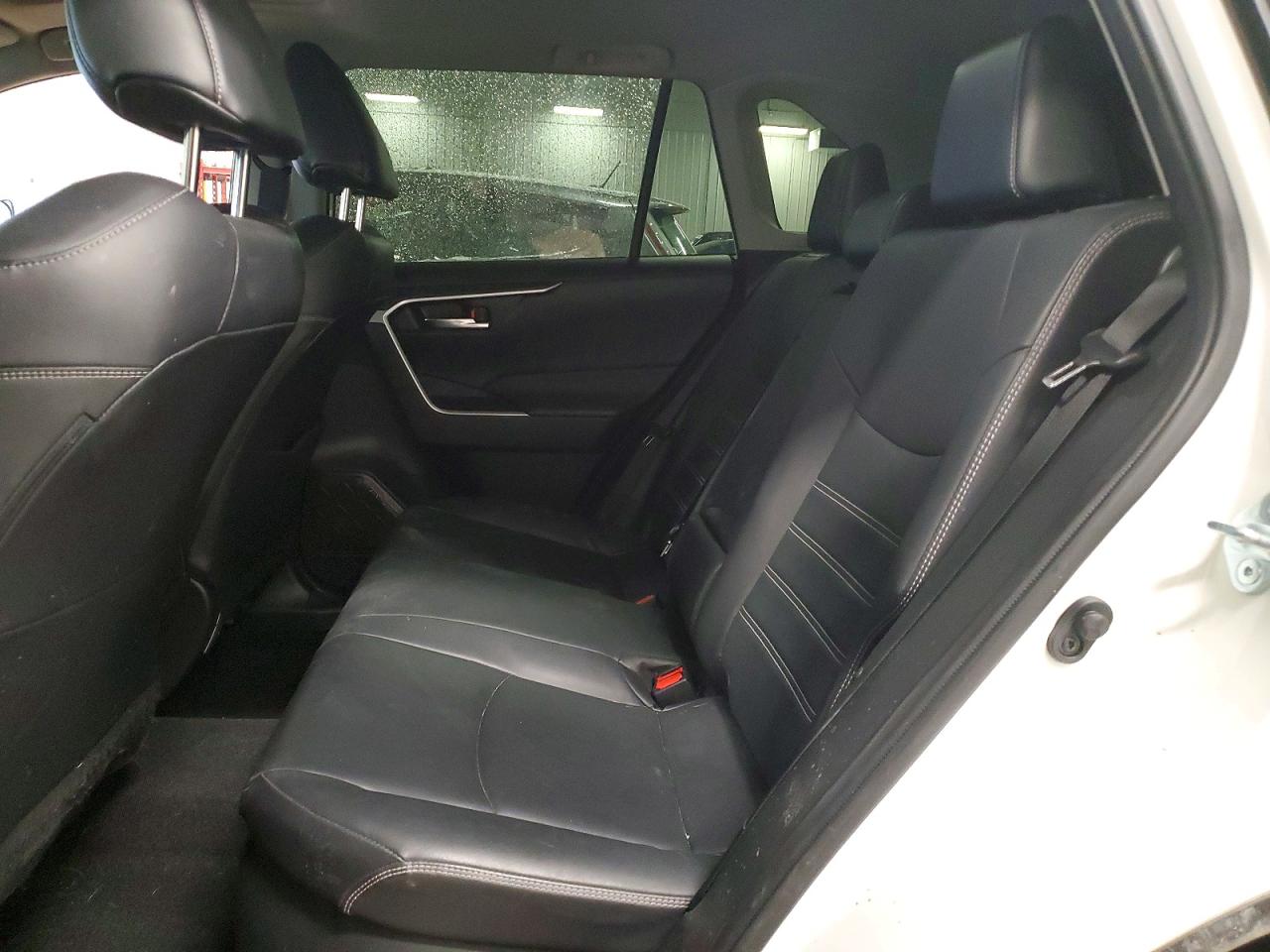 2022 TOYOTA RAV4 XLE PREMIUM photo 21