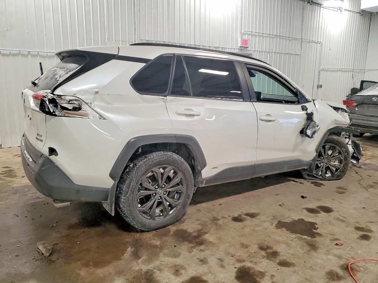 2022 TOYOTA RAV4 XLE PREMIUM photo 5