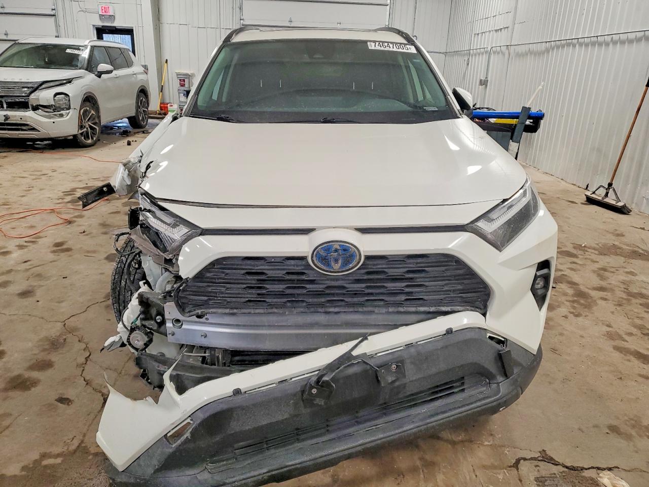 2022 TOYOTA RAV4 XLE PREMIUM photo 9
