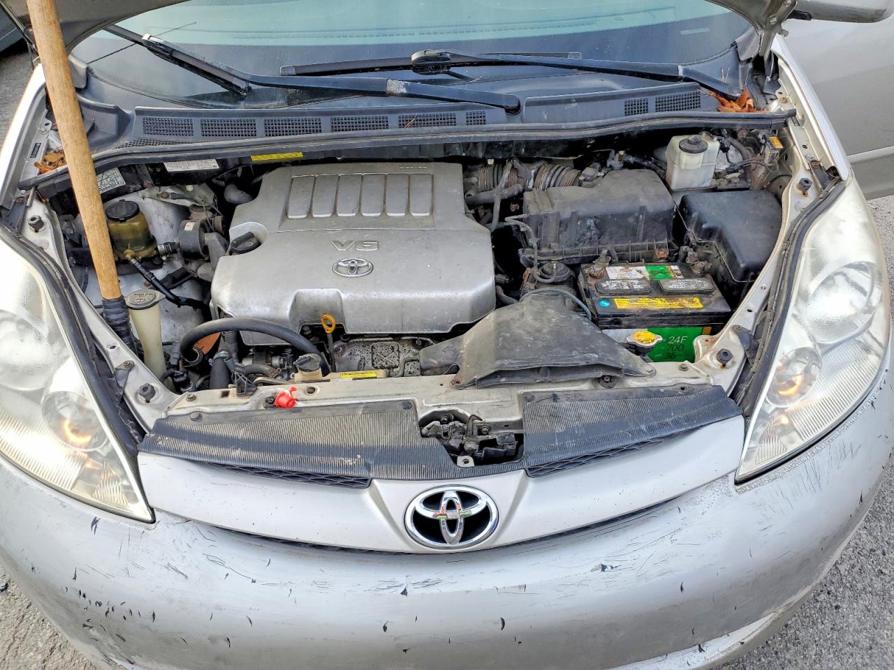2008 TOYOTA SIENNA XLE photo 12