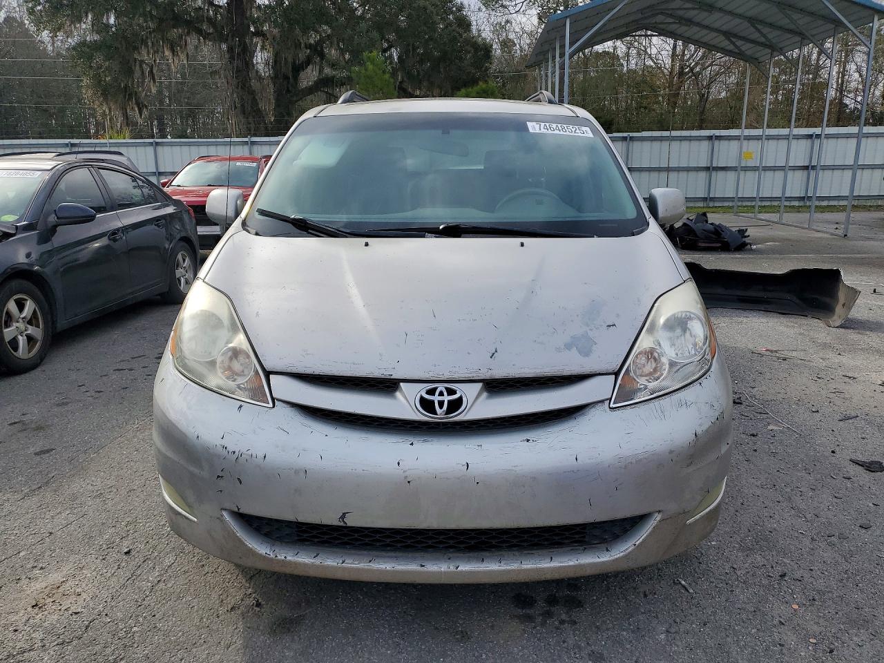 2008 TOYOTA SIENNA XLE photo 5
