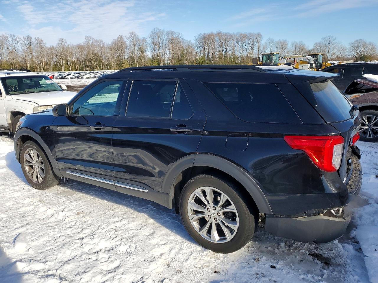 2020 FORD EXPLORER XLT photo 4