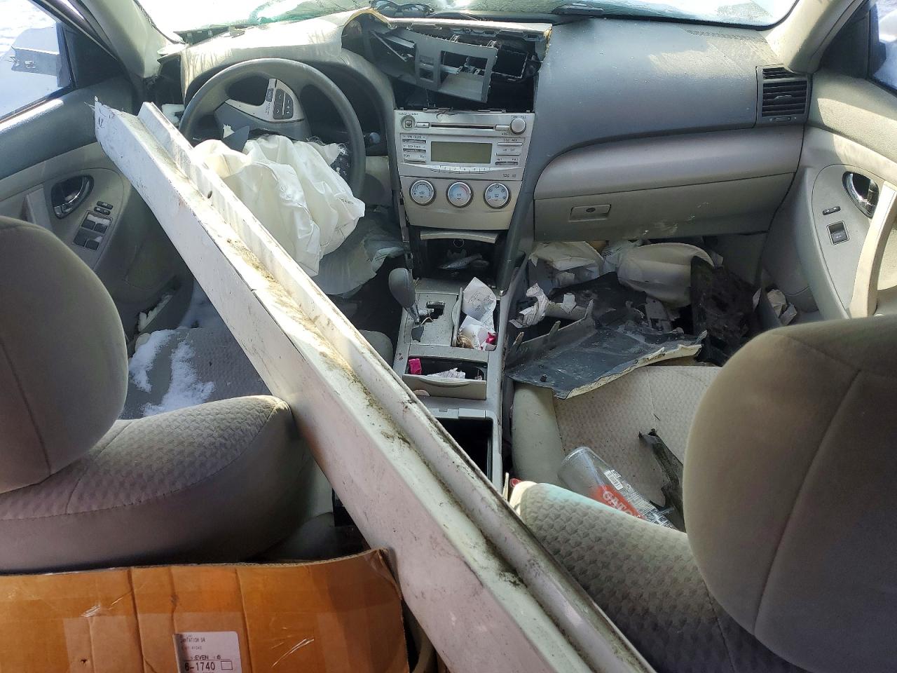 2010 TOYOTA CAMRY BASE photo 15