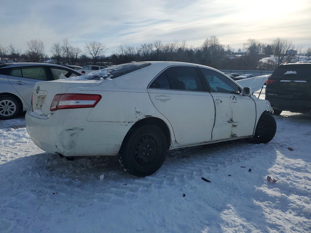 2010 TOYOTA CAMRY BASE photo 5