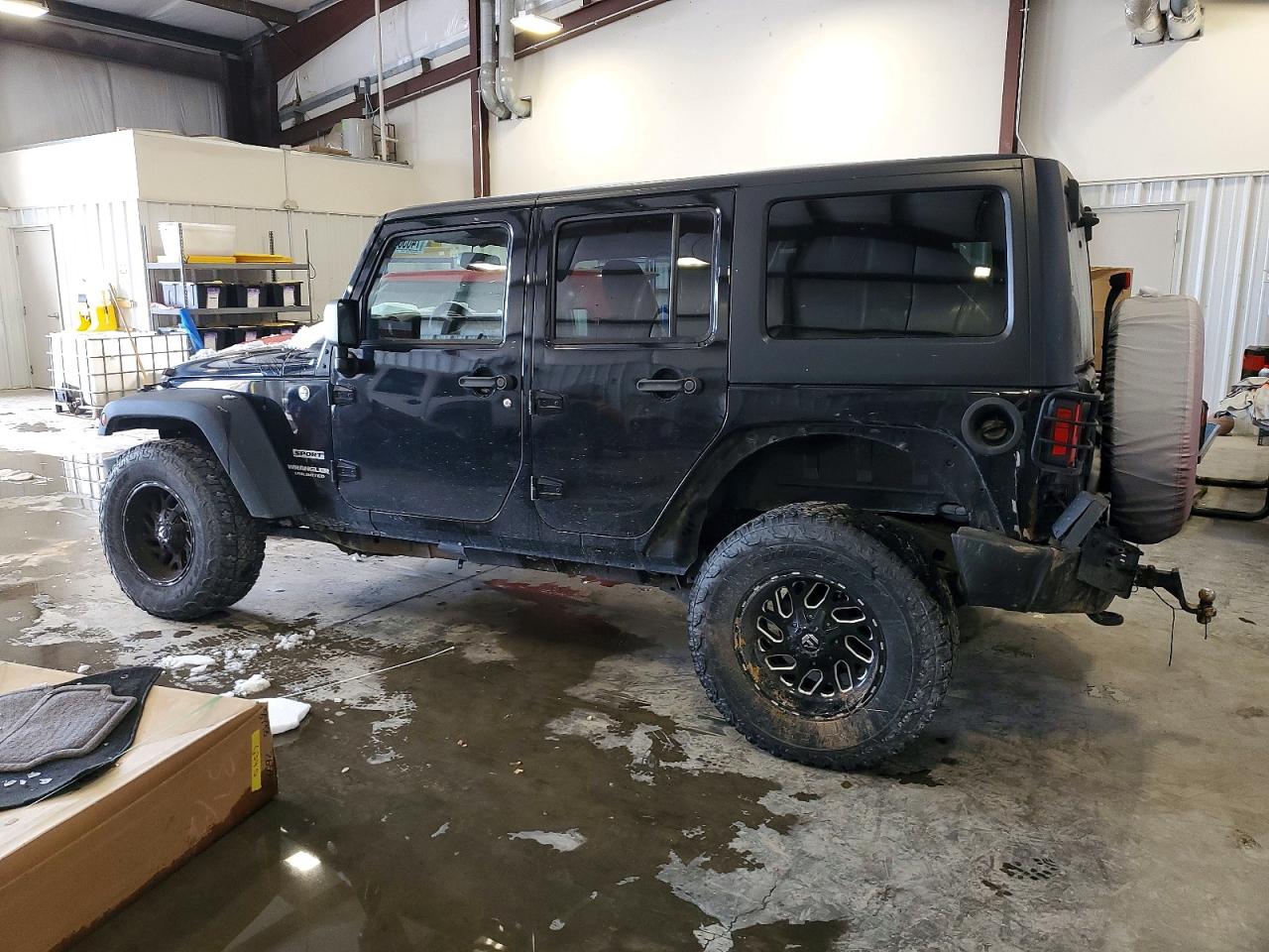 2015 JEEP WRANGLER UNLIMITED SPORT photo 2