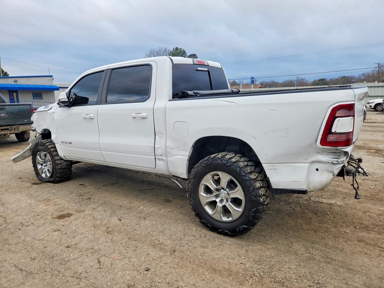 2019 RAM 1500 BIG HORN photo 3