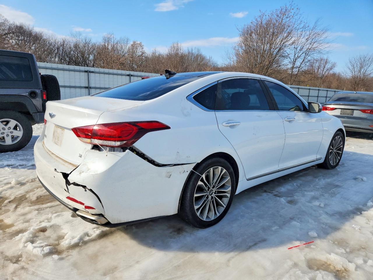 2015 HYUNDAI GENESIS 3.8L photo 5