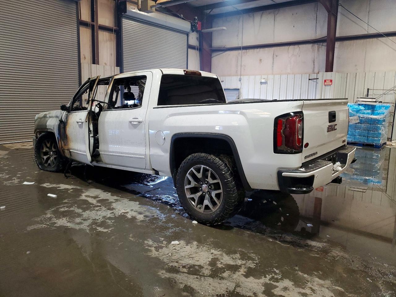 2017 GMC SIERRA K1500 SLT photo 4