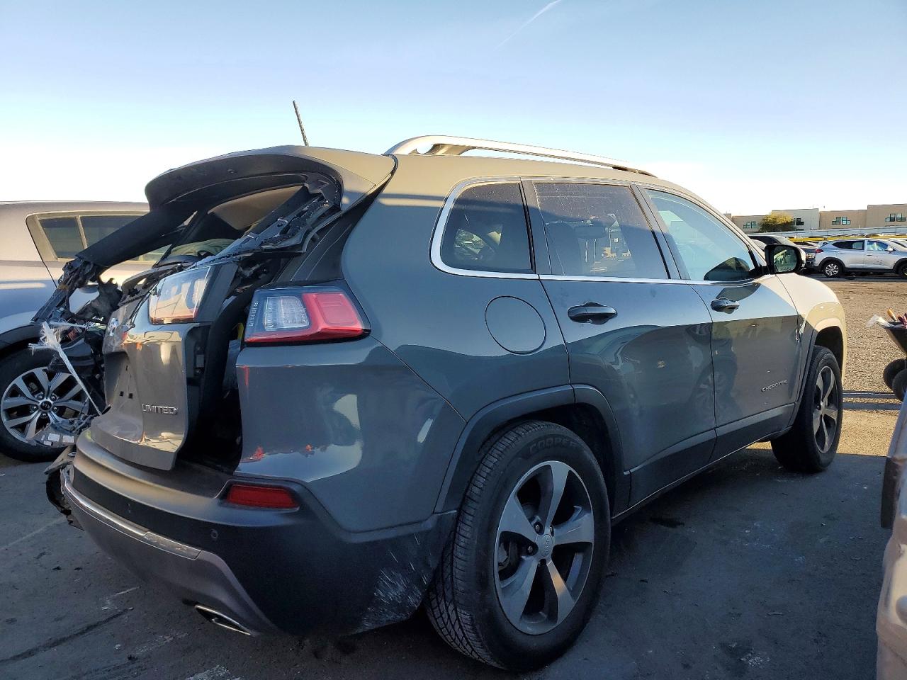 2019 JEEP CHEROKEE photo 7