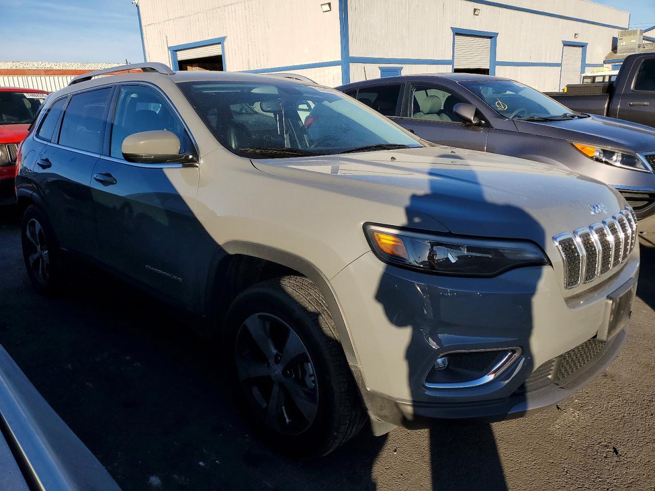 2019 JEEP CHEROKEE photo 10