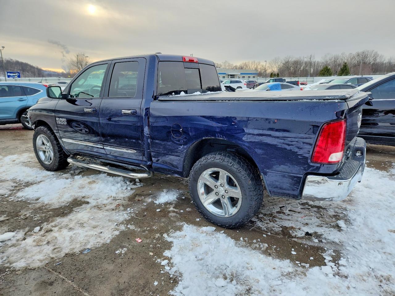 2017 RAM 1500 SLT photo 3