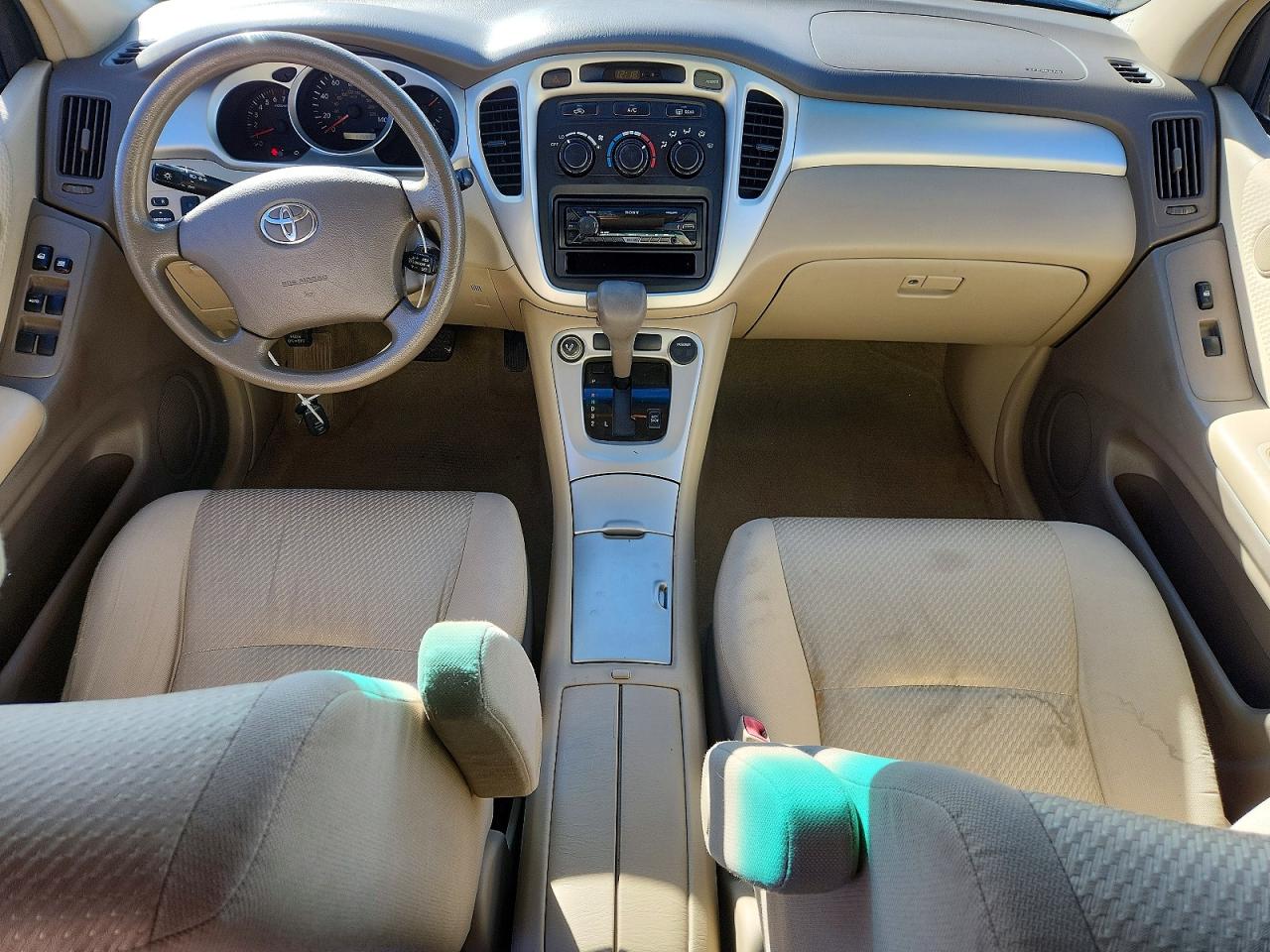 2004 TOYOTA HIGHLANDER BASE photo 15