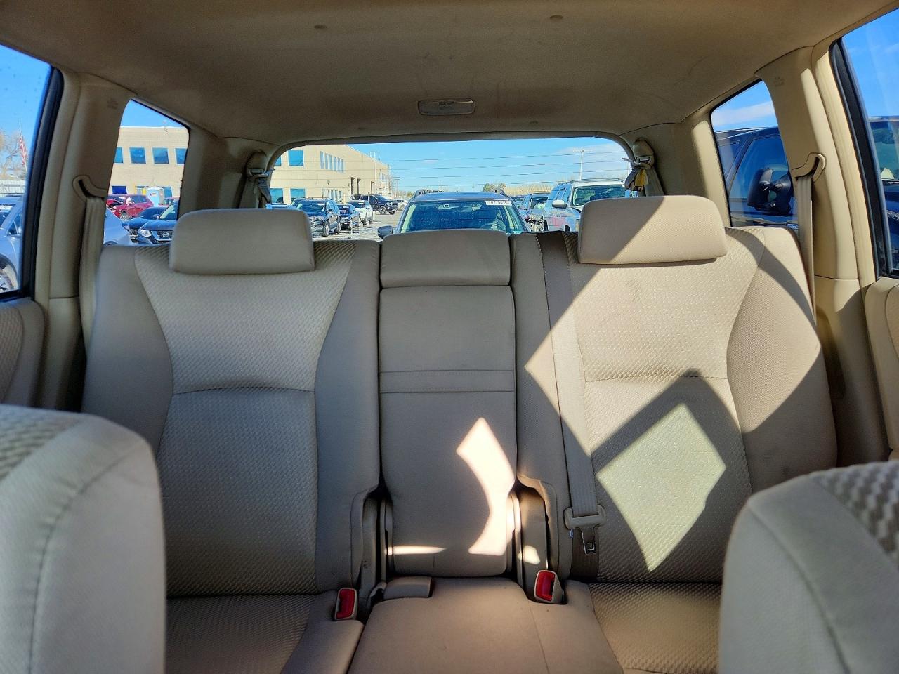 2004 TOYOTA HIGHLANDER BASE photo 19
