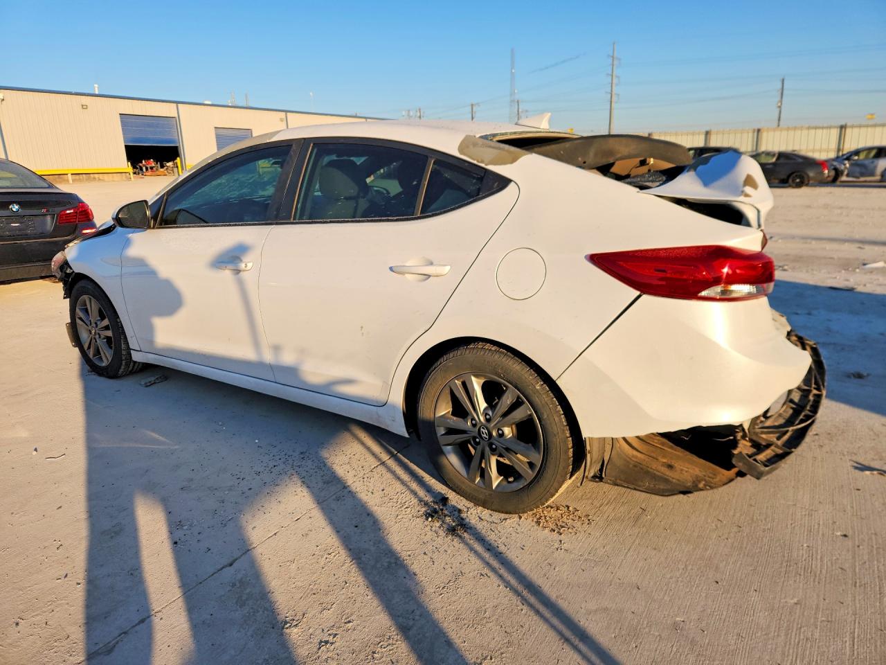 2017 HYUNDAI ELANTRA SE photo 2