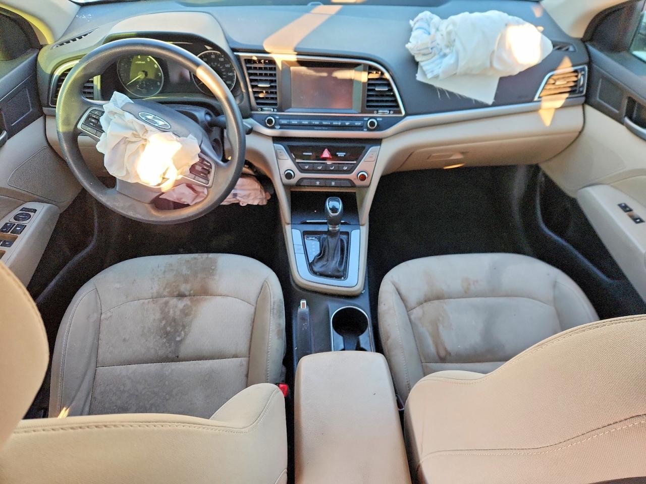 2017 HYUNDAI ELANTRA SE photo 8