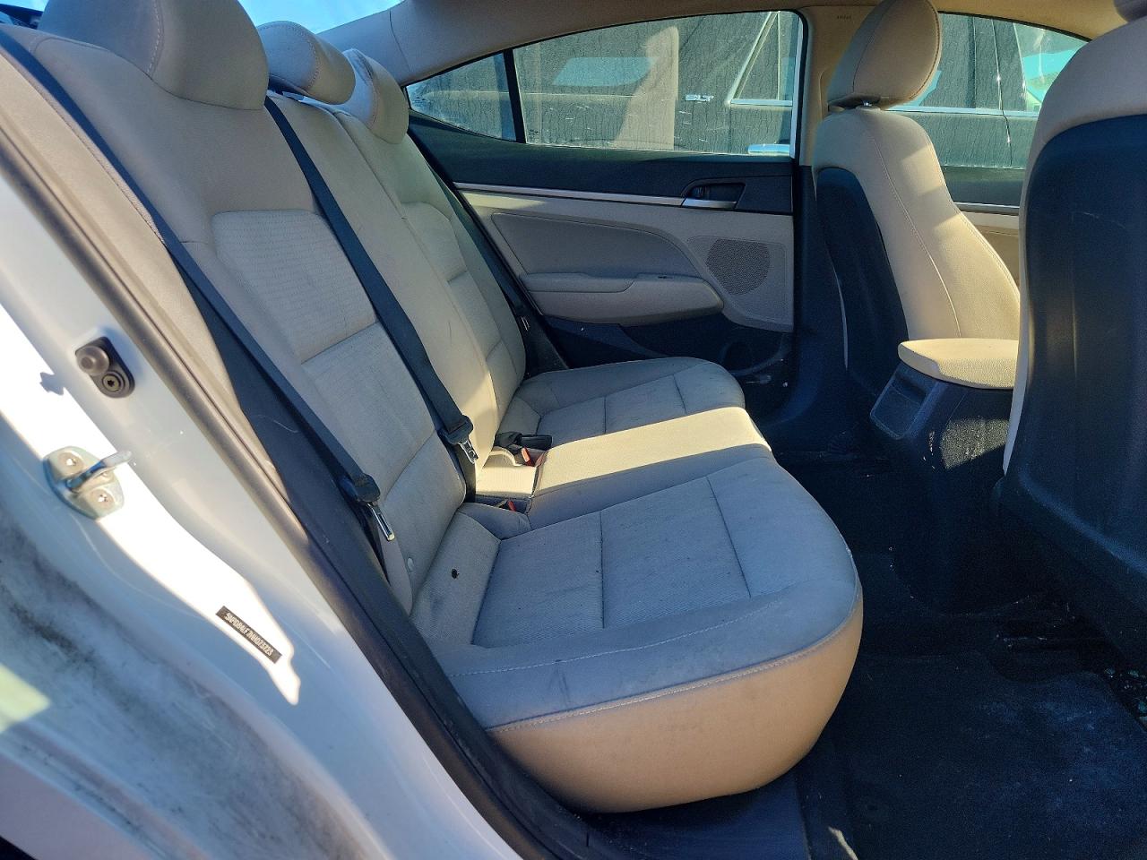 2017 HYUNDAI ELANTRA SE photo 10