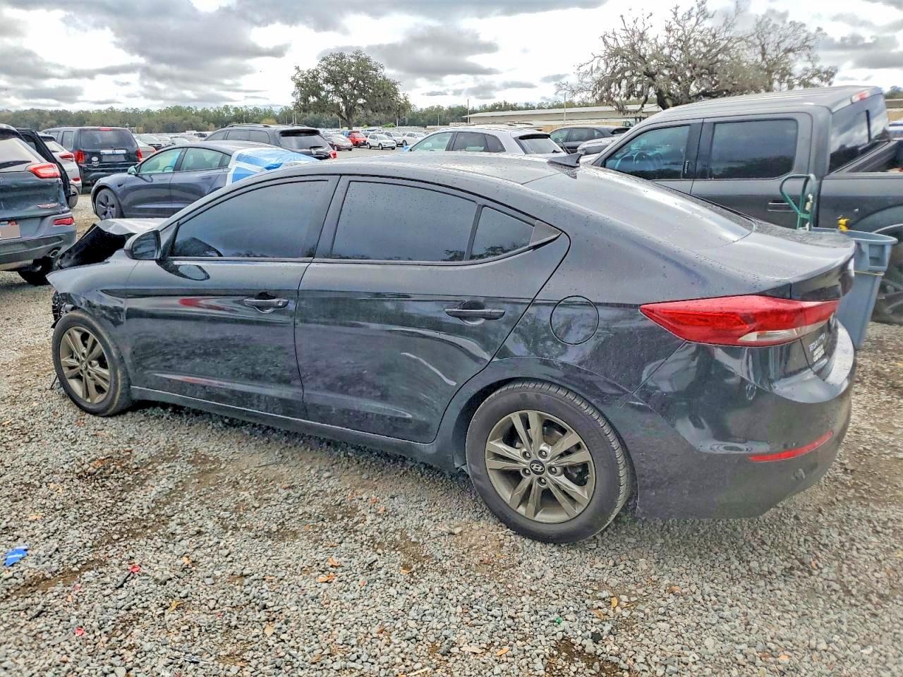 2018 HYUNDAI ELANTRA SEL photo 4