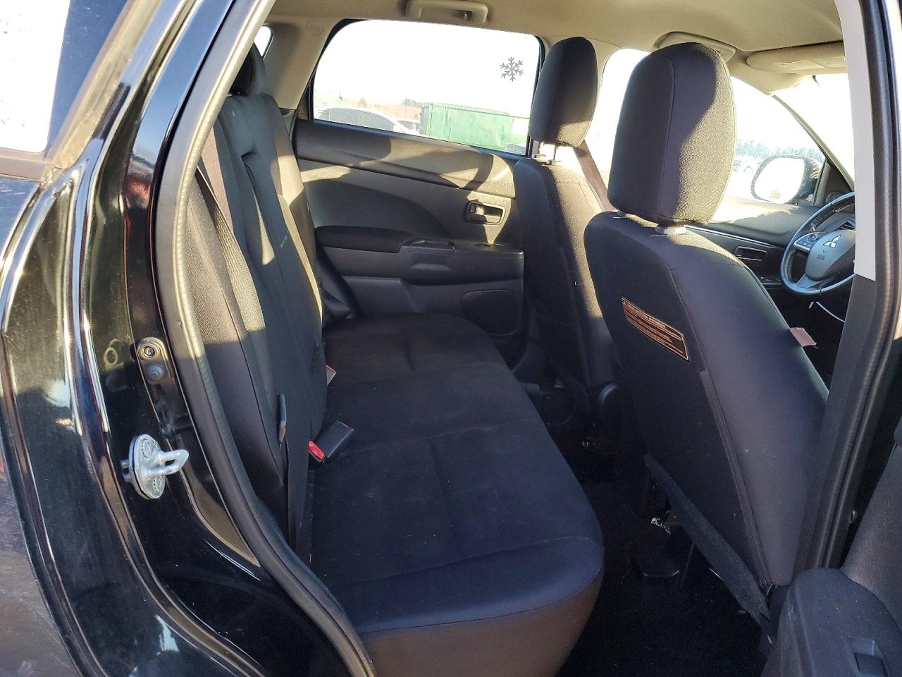 2015 MITSUBISHI OUTLANDER SPORT ES photo 10