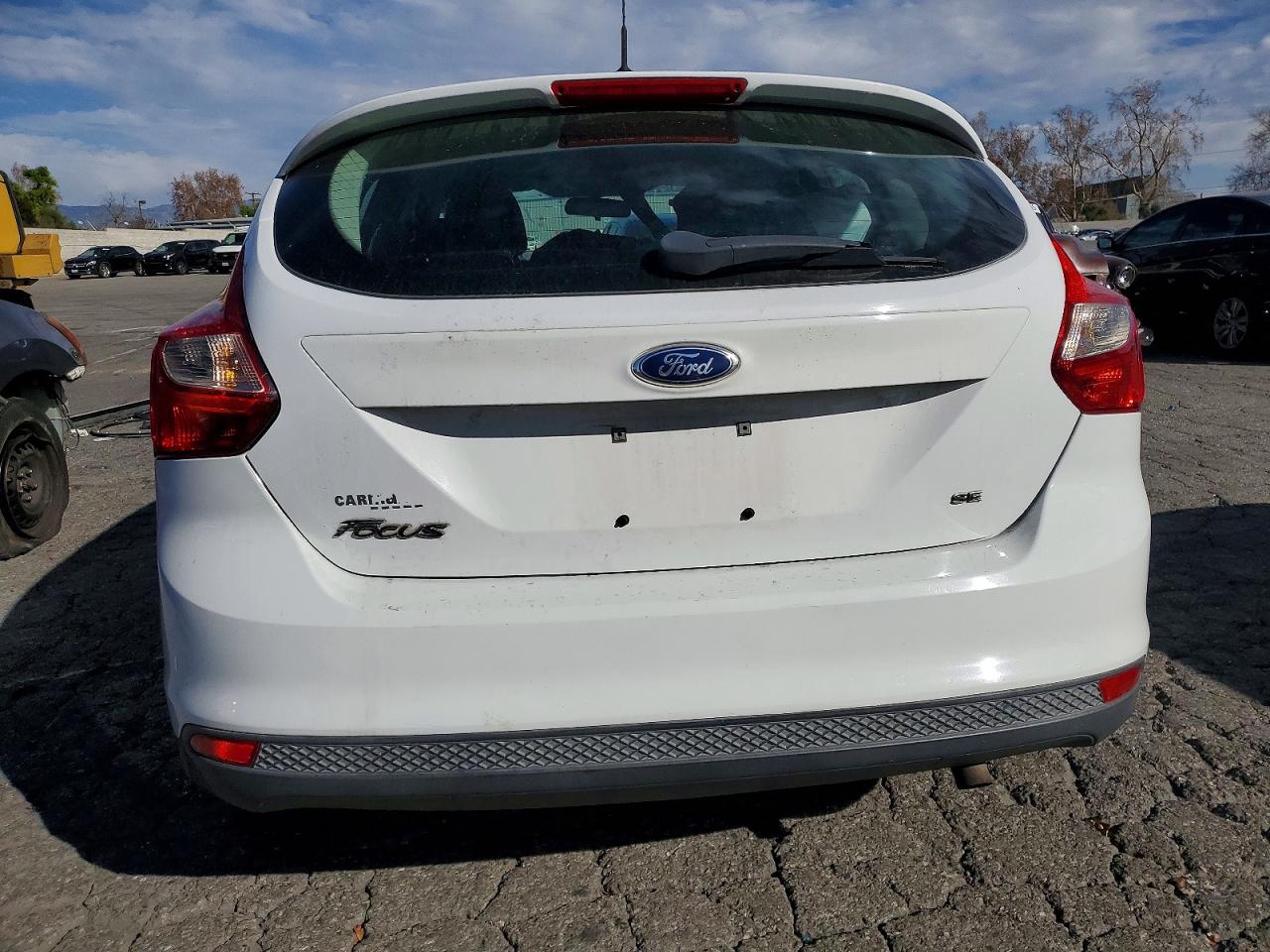 2014 FORD FOCUS SE photo 11