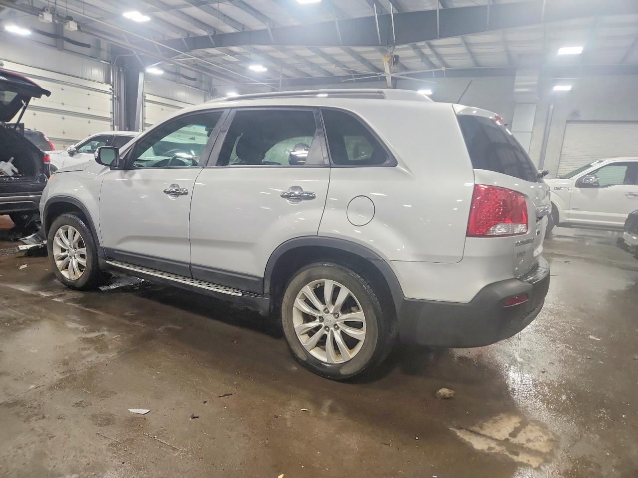 2011 KIA SORENTO LX photo 3