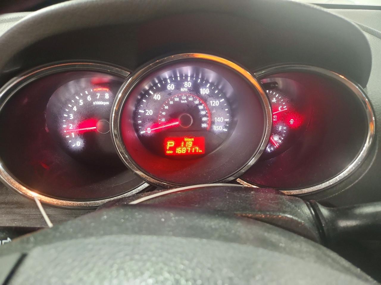 2011 KIA SORENTO LX photo 17