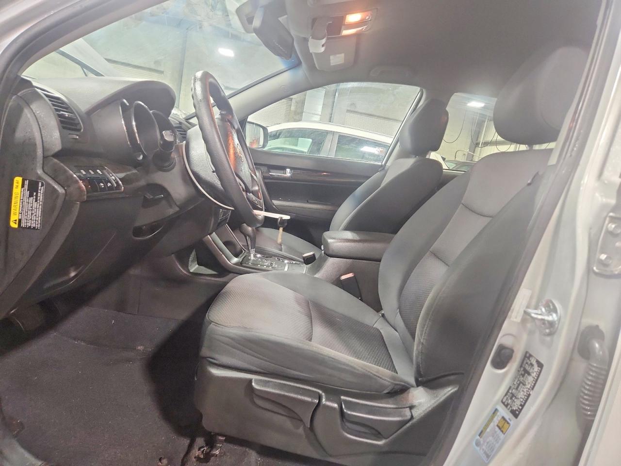2011 KIA SORENTO LX photo 13