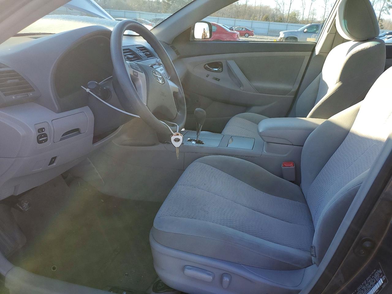 2011 TOYOTA CAMRY SE photo 19