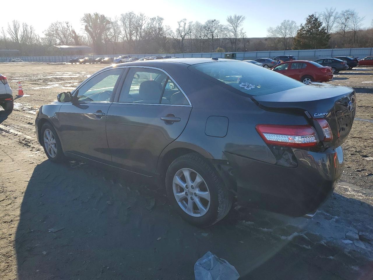 2011 TOYOTA CAMRY SE photo 4