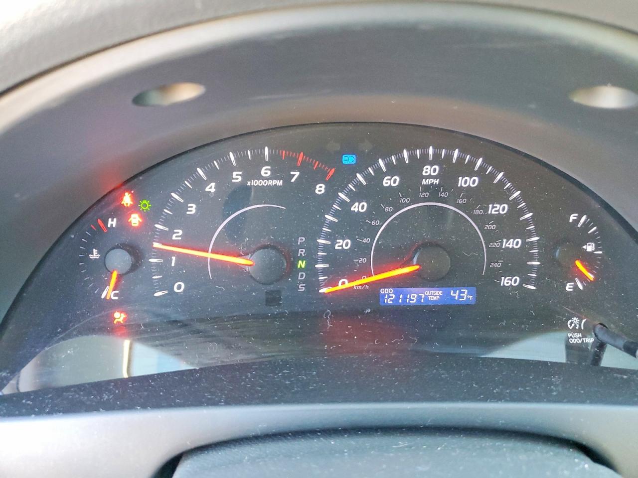 2011 TOYOTA CAMRY SE photo 25