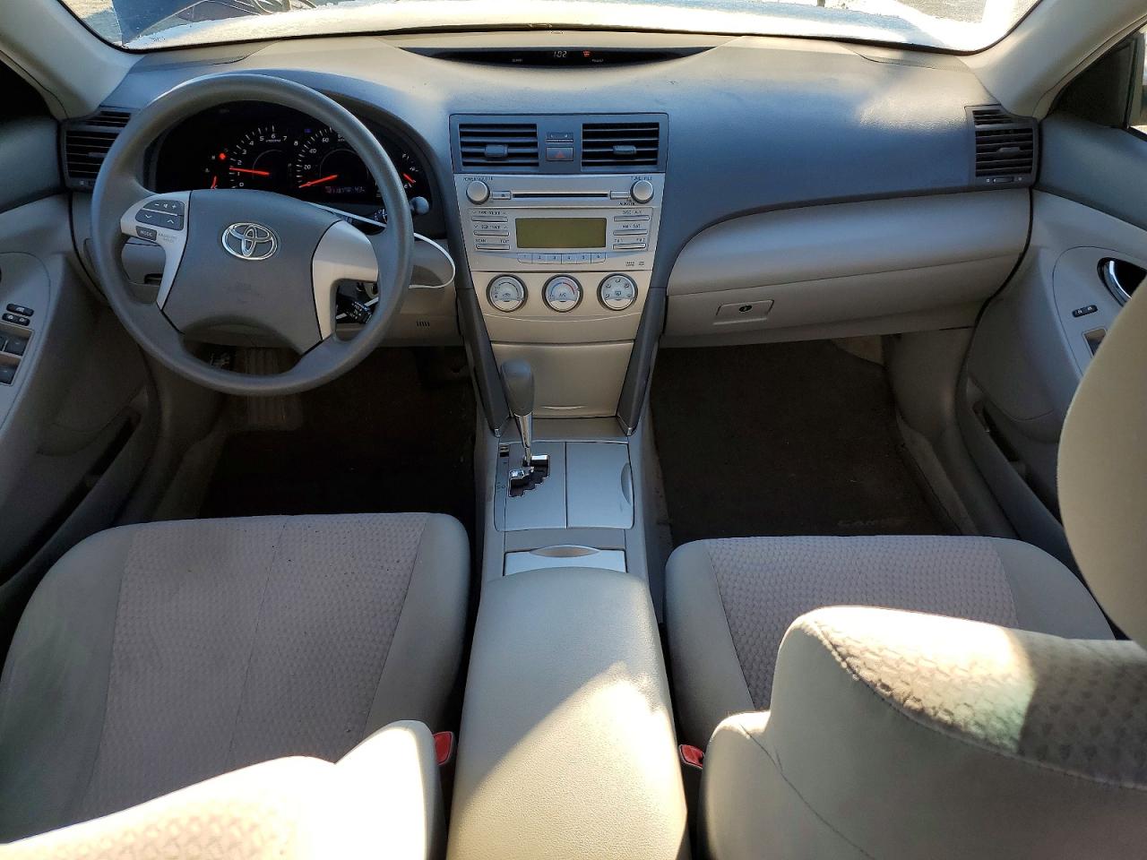 2011 TOYOTA CAMRY SE photo 22