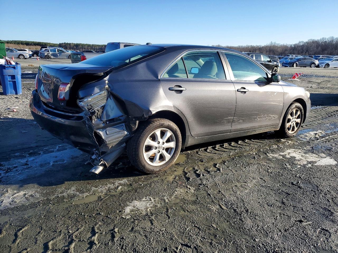 2011 TOYOTA CAMRY SE photo 7