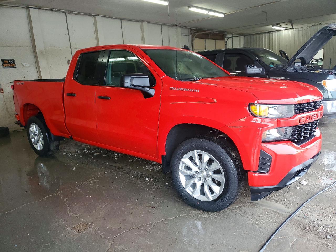 2020 CHEVROLET SILVERADO K1500 CUSTOM photo 4