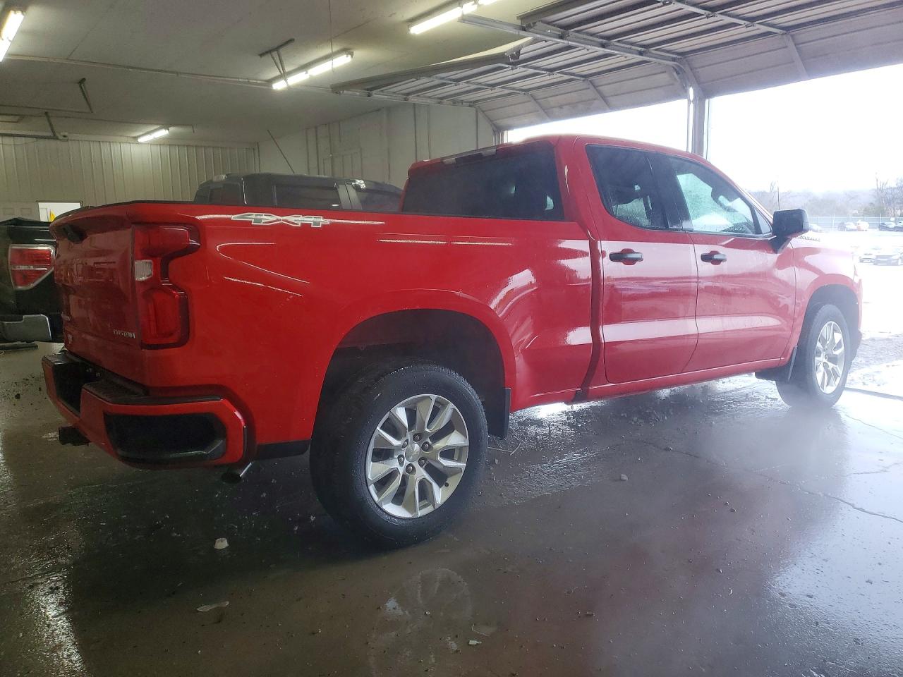 2020 CHEVROLET SILVERADO K1500 CUSTOM photo 3