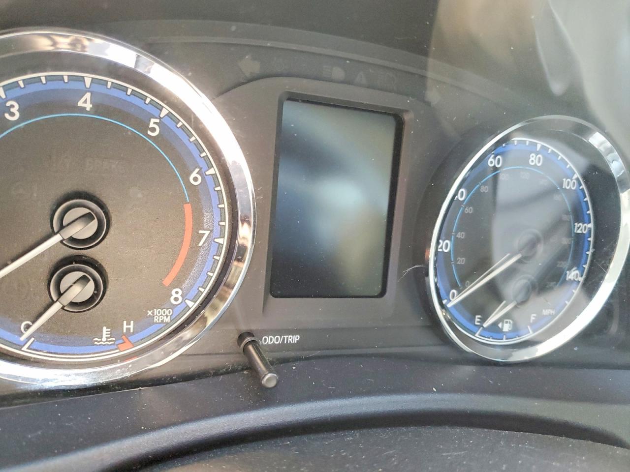 2019 TOYOTA COROLLA photo 17