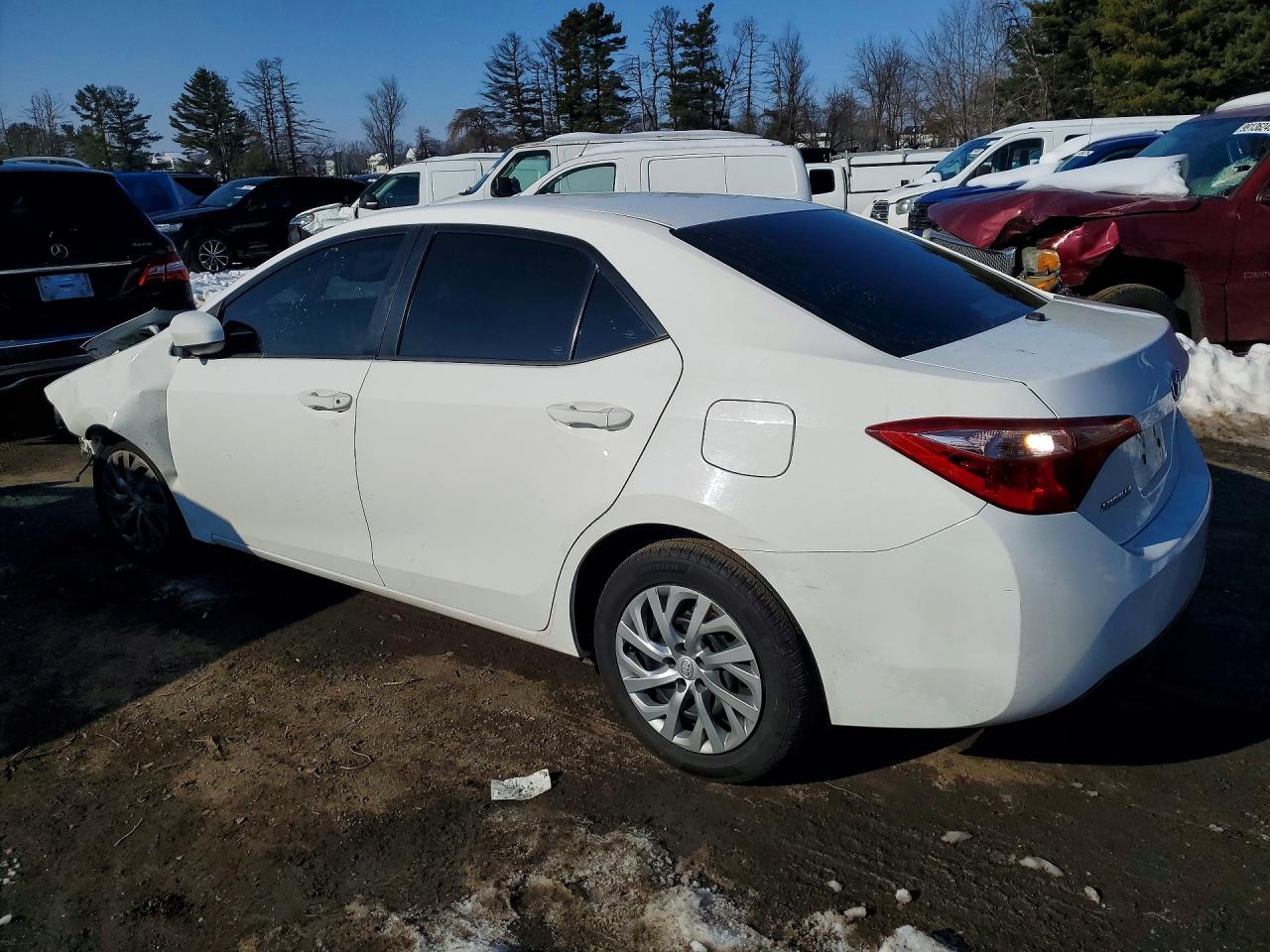 2019 TOYOTA COROLLA photo 3