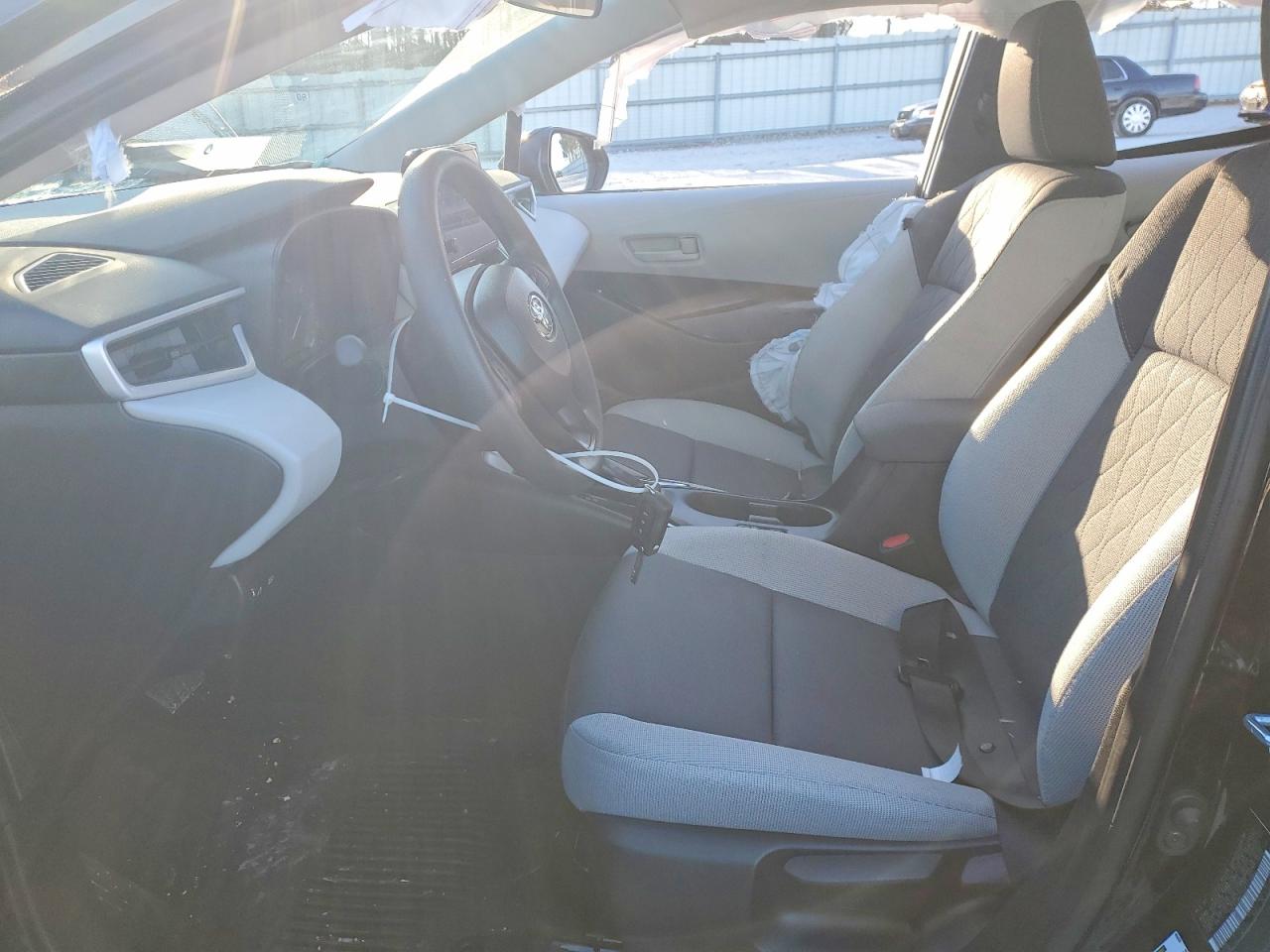 2025 TOYOTA COROLLA LE photo 19
