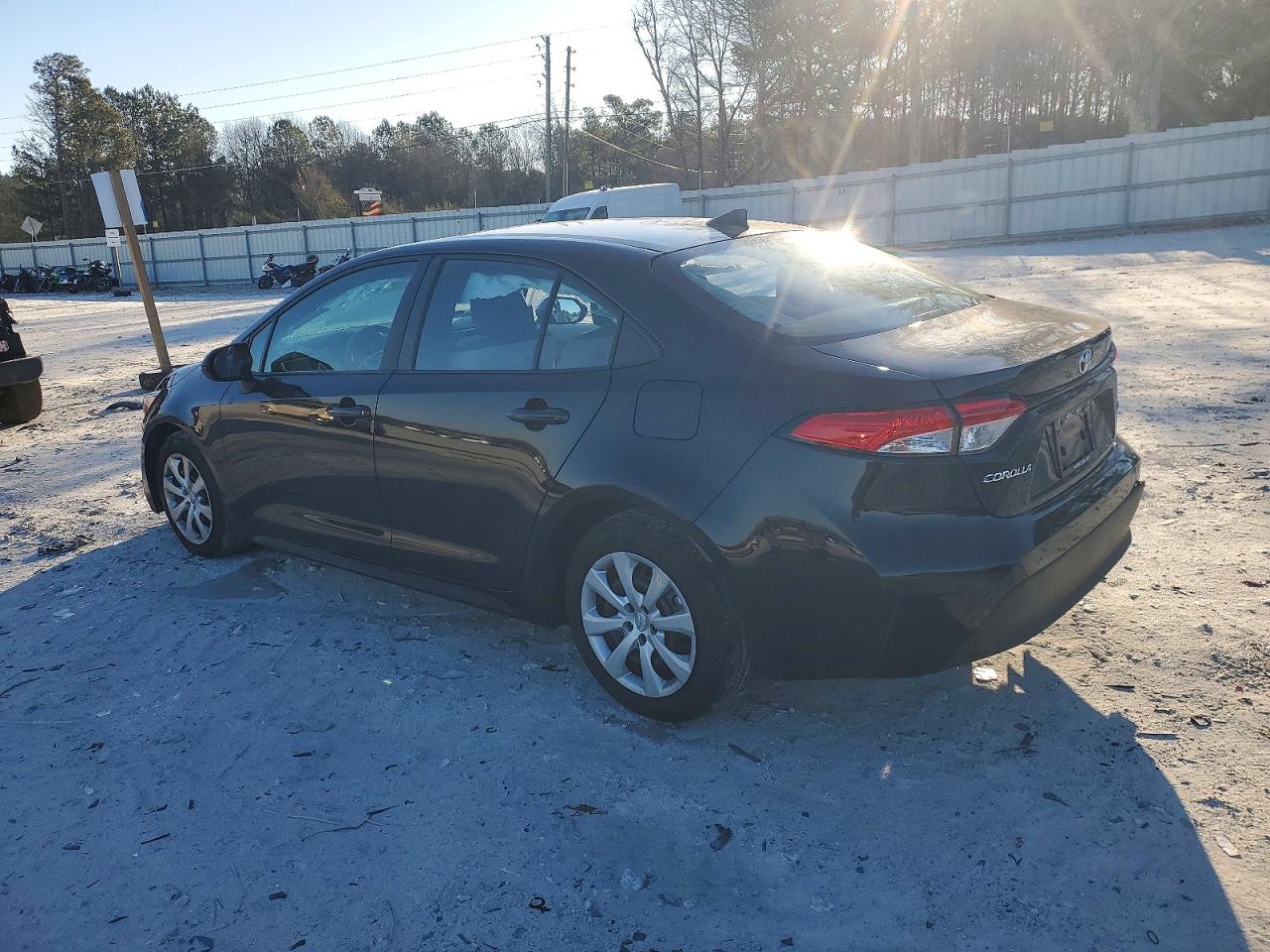 2025 TOYOTA COROLLA LE photo 4