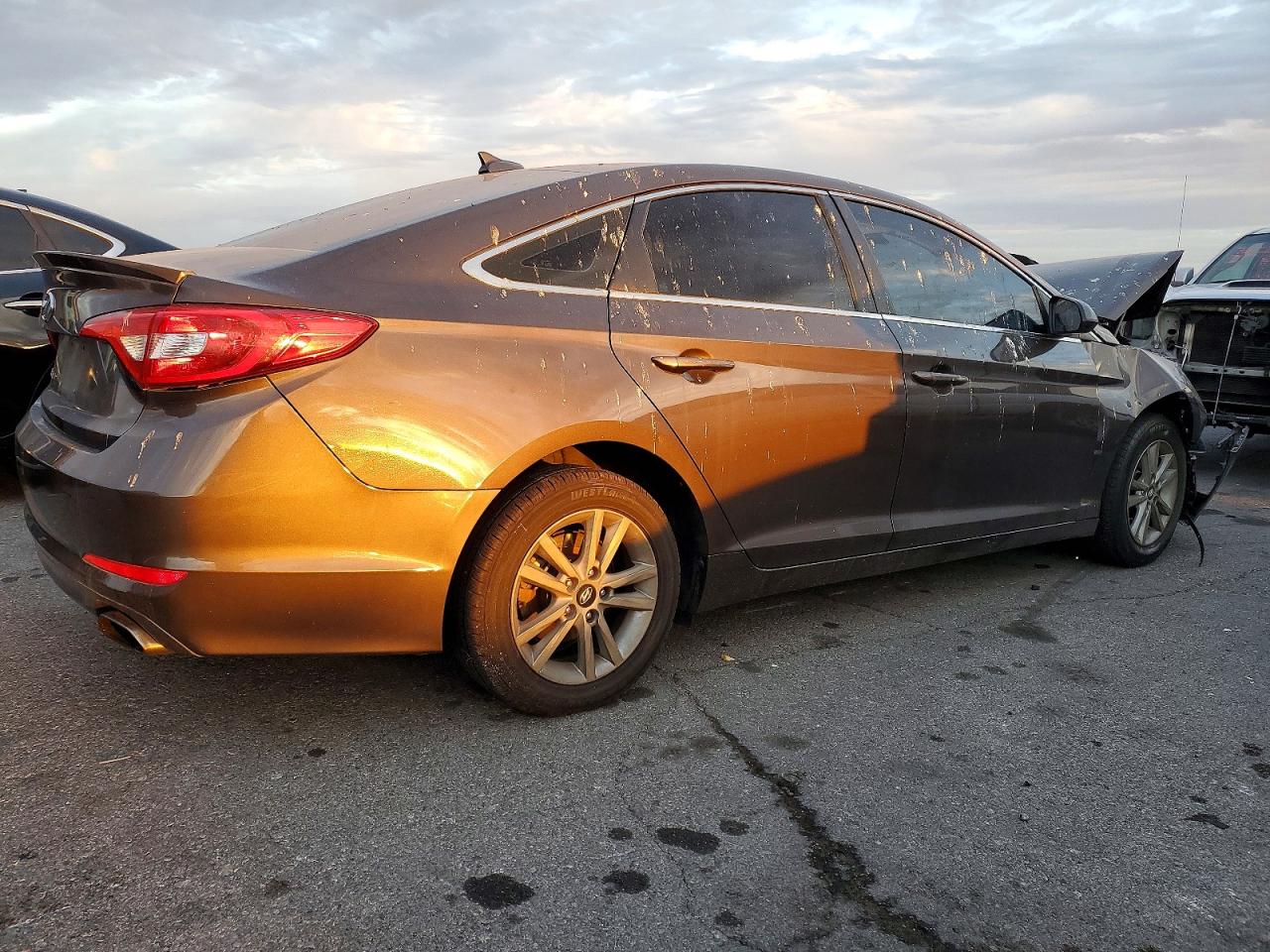 2015 HYUNDAI SONATA SE photo 3
