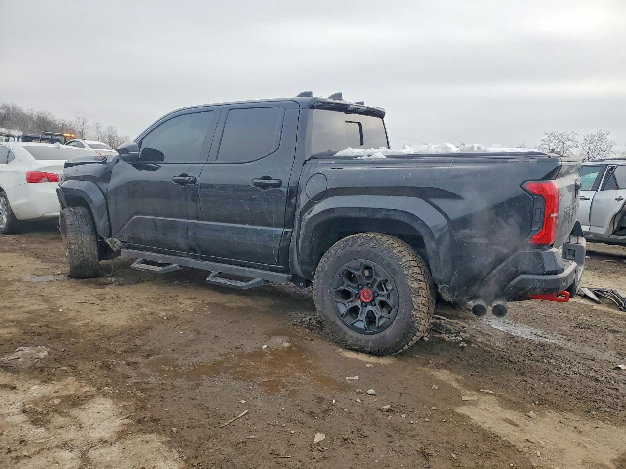 2025 TOYOTA TACOMA DOUBLE CAB photo 2