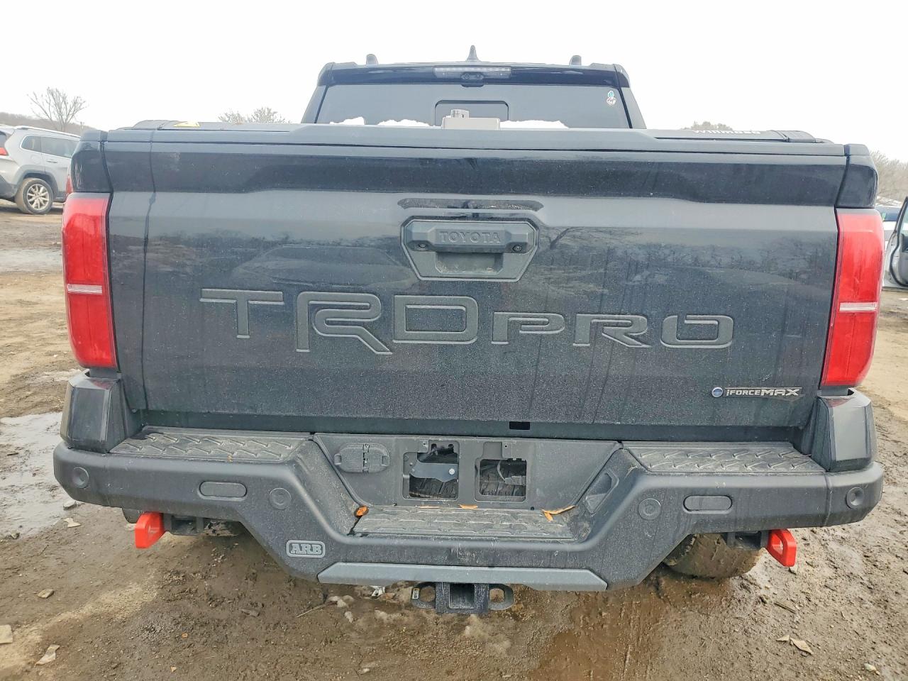 2025 TOYOTA TACOMA DOUBLE CAB photo 6