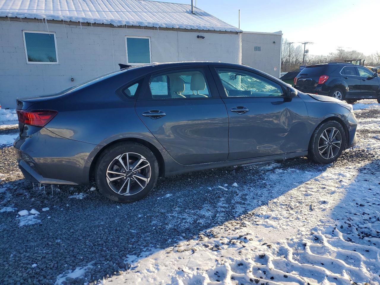 2023 KIA FORTE LXS photo 5