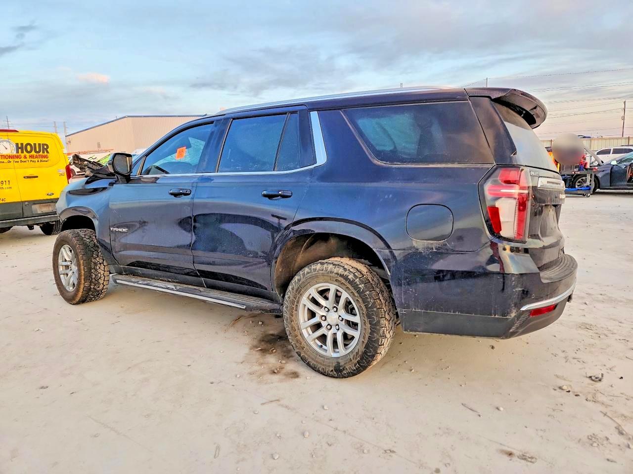 2021 CHEVROLET TAHOE K1500 LT photo 3