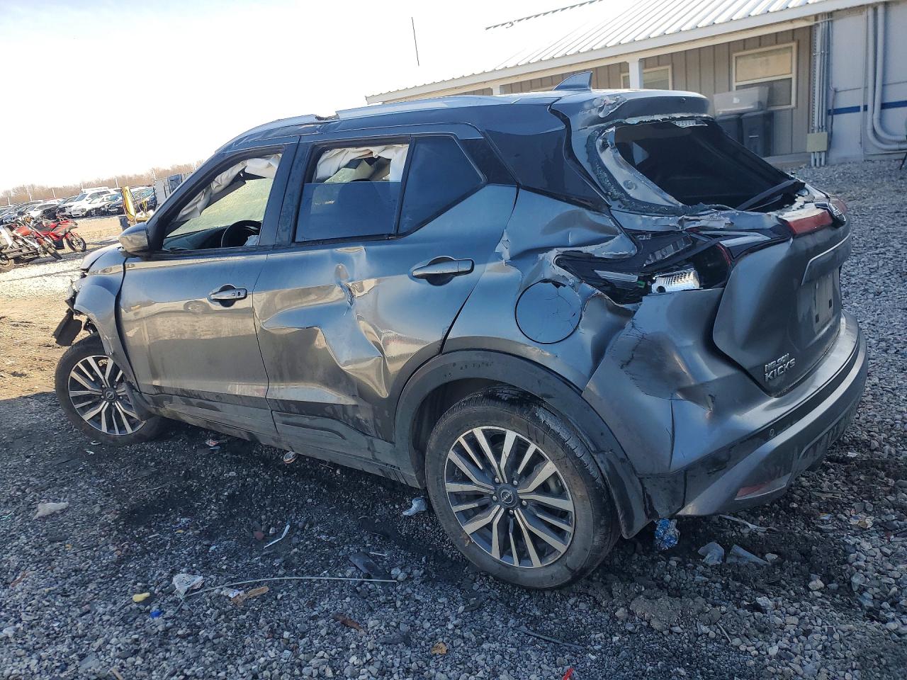 2022 NISSAN KICKS SV photo 2